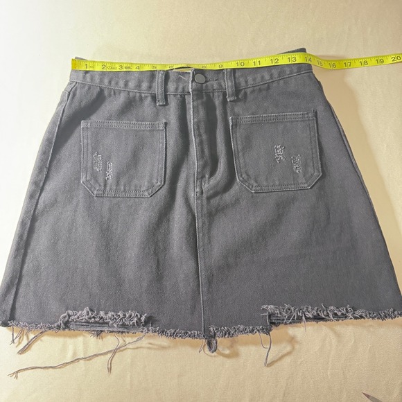 Anthropologie SAGE THE LABEL Distressed Denim Mini Skirt Black Raw Hem Size M - Picture 7 of 12